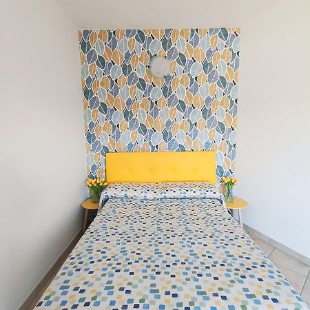 Affittacamere Center Room Тортоли Экстерьер фото