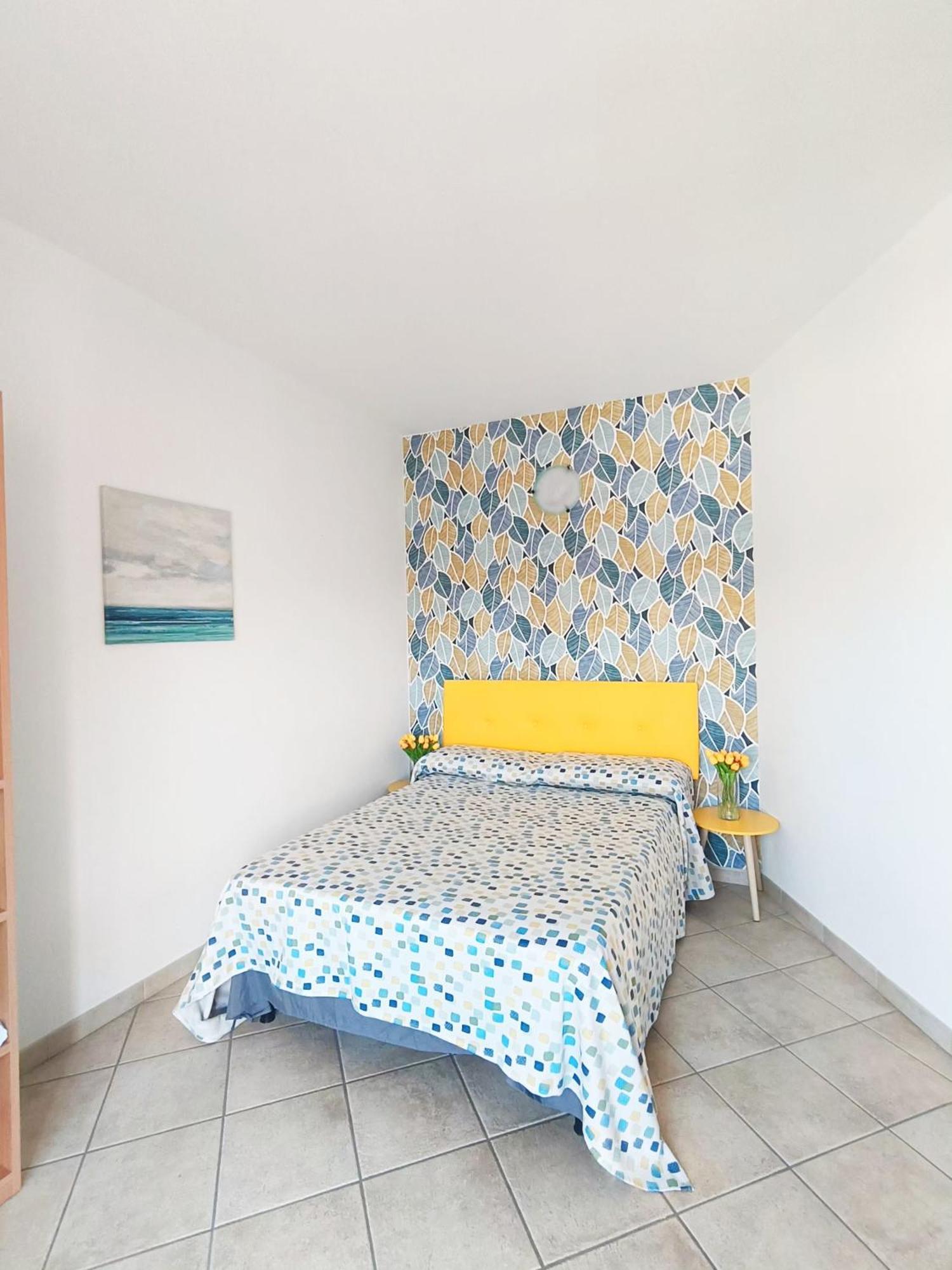 Affittacamere Center Room Тортоли Экстерьер фото